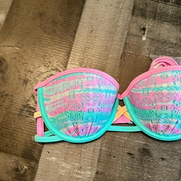 NWOT Shade & Shore Push-up Bikini Top - Picture 2 of 9
